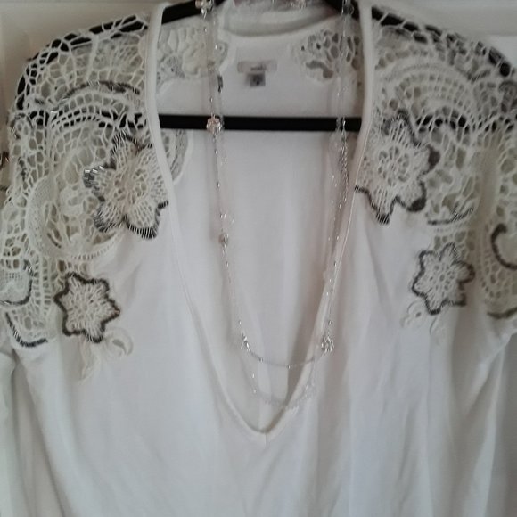 Elegant White Pullover w/Beaded/Crochet Trim Sz S - Picture 1 of 7